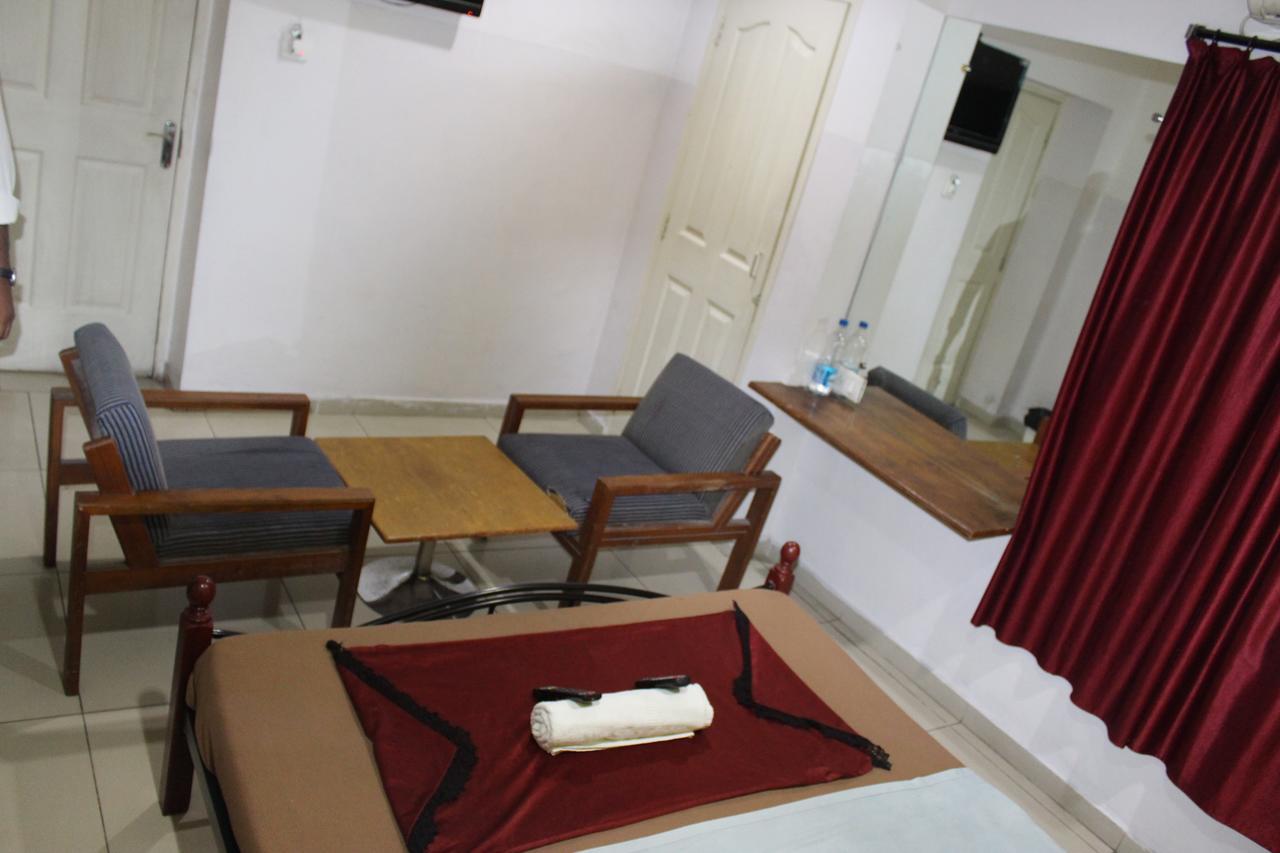 Deccan Comforts Hyderabad Exterior photo